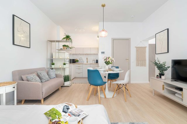 Stylish Apartment Near the Old Market Square | Pet Friendly