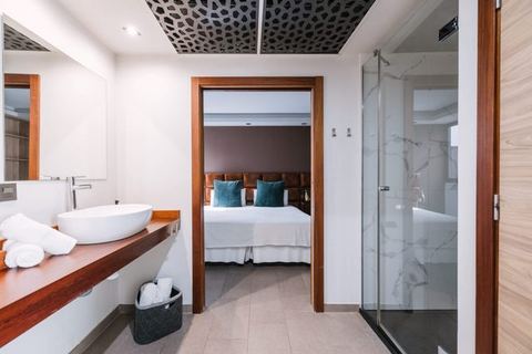Poem Suites by Airnest • Superior Apartment with City View - Top Floor