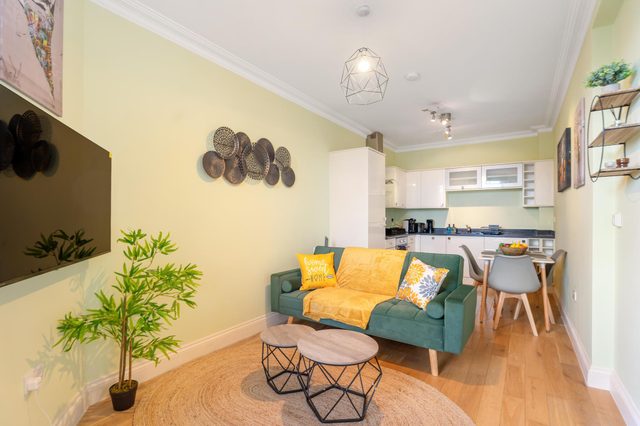 Bright 1BR Apartment in Shoreditch Brick Lane Close to Tube Sleeps 4