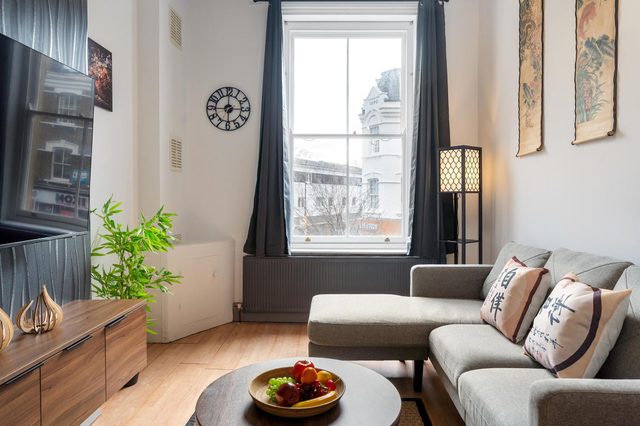 Stylish 2 BR Flat near Brick Lane, London Sleeps 4