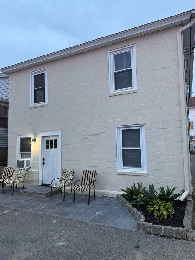 Renovated Beachside Retreat | 6BR | Sleeps 12 — Salisbury, MA