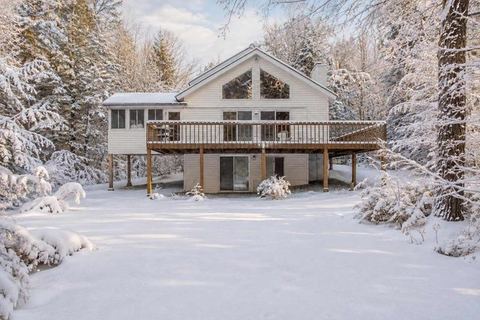 Cozy 3-BR Cabin | Winter Retreat in the Berkshires