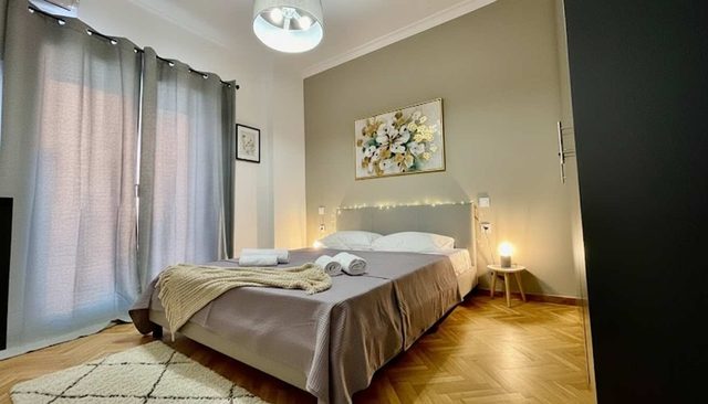 Bright & Trendy Apt in the Heart of Monastiraki
