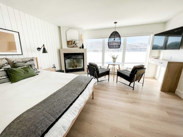 Loft 4 - Lake View - Private Hot Tub & Indoor Fireplace i — Sainte-Agathe-des-Monts, Quebec