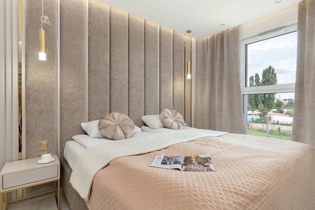 Air-conditioned Apartment with a View of the Water | Close to the City Centre
