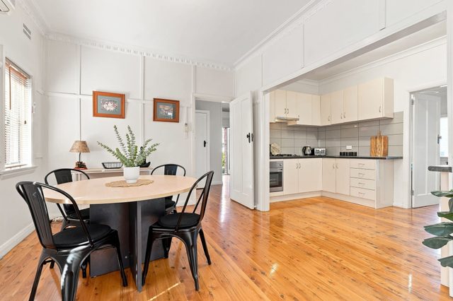 Magnificent McLachlan - 3 Bed, 2 Bath, Near CBD