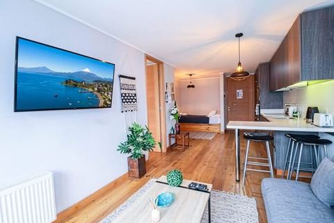HOM 1-bed for 4 facing the lake · Heated pool