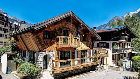 Chalet Grand Cru Central 5 Bed with Jacuzzi — Chamonix-Mont-Blanc, Auvergne-Rhône-Alpes