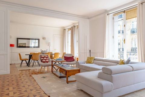 Prestige Trémoille | Luxury 3BDR in the 8th Arron. — Paris, Île-de-France