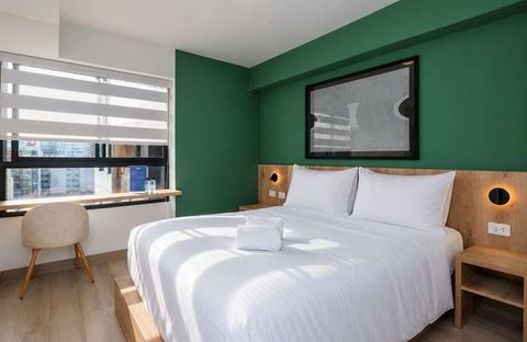 Geko | Refined Loft w/ Work Desk in Miraflores