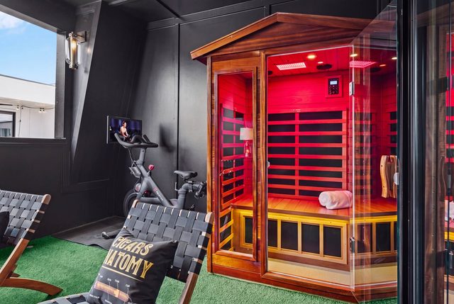 2 Side-by-Side Homes: 8BR, Sauna| Karaoke| Peloton — Nashville, TN