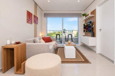 Urban Oasis with Pool, BBQ and Nearby Shopping