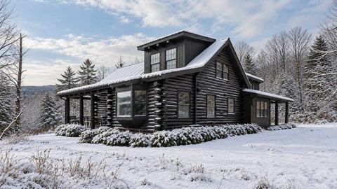 4-BR Mountain Cabin | Pool & 5 Min to Okemo — Ludlow, VT