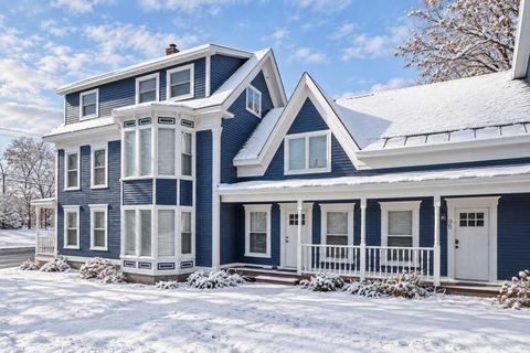 Tasteful 5-BR Downtown Townhome 3-Min to Okemo