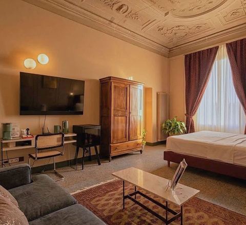 Cinisca Suite Rose - Uniqueness in Bologna