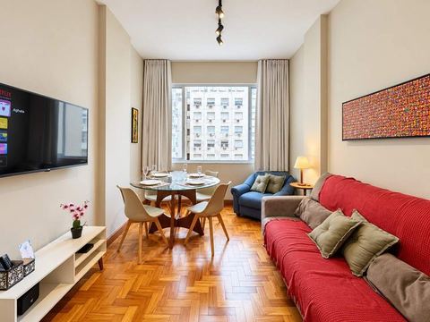 Beach Block Copacabana Apartment w/ Fast WiFi