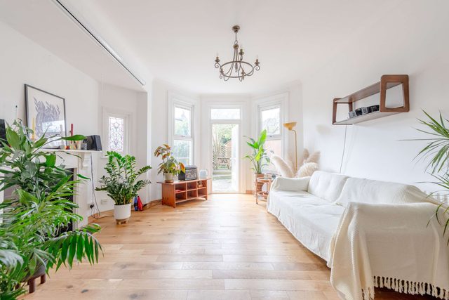 Modern Farmhouse-Style 1BD Flat - Wood Green!