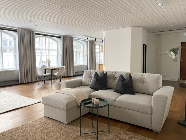 Spacious & Bright Studio in the Heart of Östermalm
