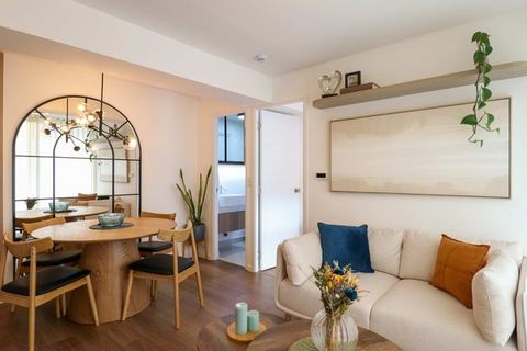 Geko | Contemporary 2BR w/ Balcony in Miraflores