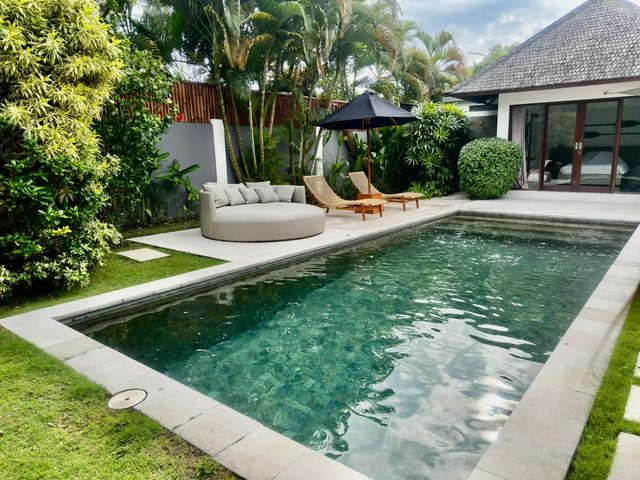 Villa Iris: 3BR w/Bathtub & Private Pool, Seminyak
