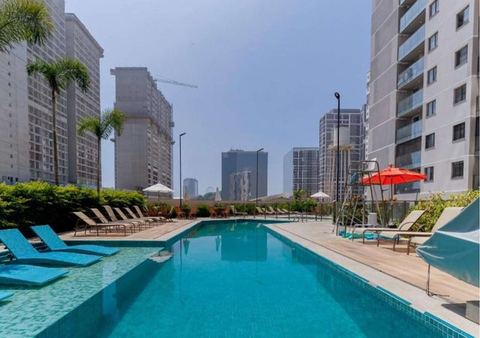 Bayfront Studio w/ Pool, Sauna & City-Sea Views