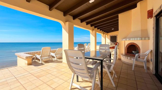 Bahia Delfin | 3BR Beachfront Home | Sleeps 8
