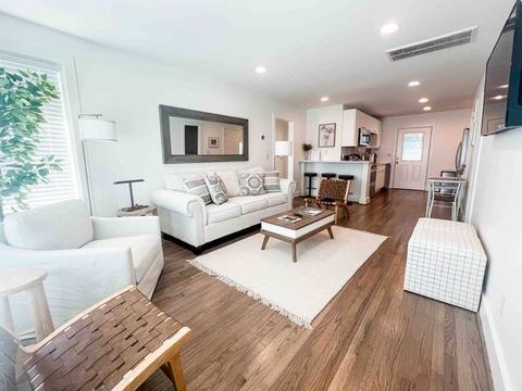 Beautiful 2BR Condo in Homewood next to SOHO — Homewood, AL