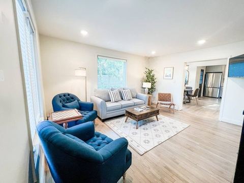 Charming 2 bedroom townhome in downtown Homewood — Homewood, AL