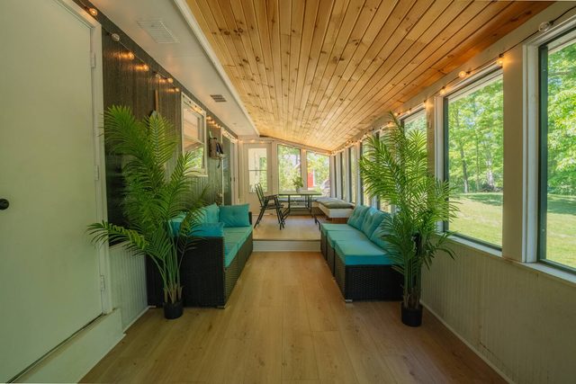 Something About Sara: 4BR, 2.5BA Gameroom, Dock — Effingham, IL