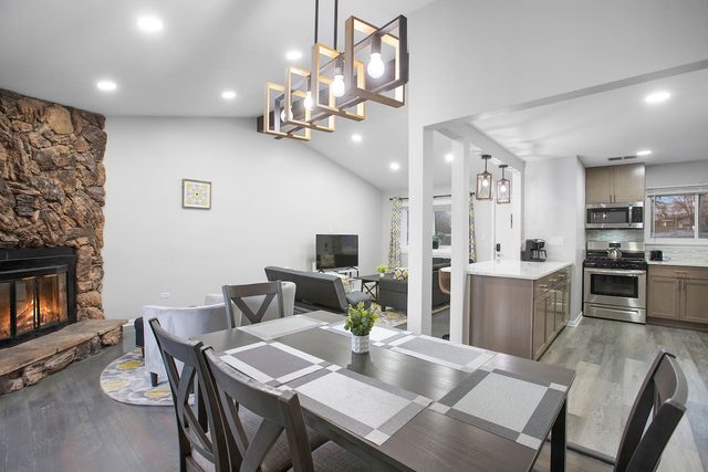 Bluebird:  3 bd, 2ba & 1/2 acre yard