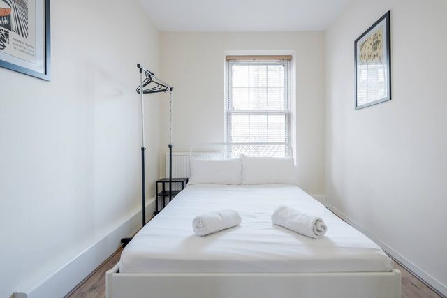 Triple room with shared bathroom in Central London | Elephant and Castle, Zone 1