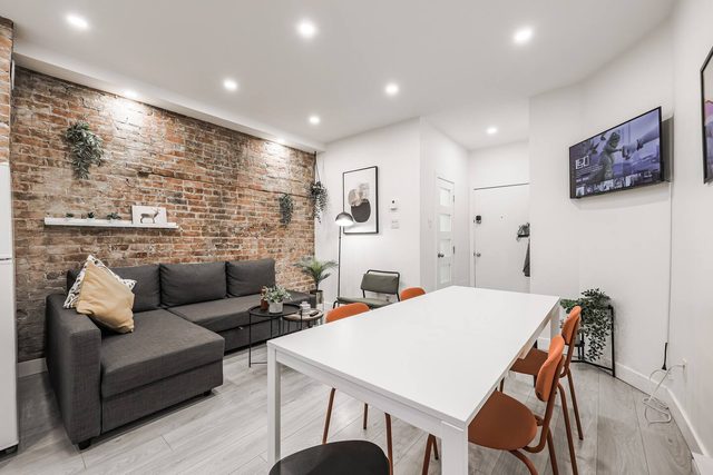 Nest Apartment with Terrace in Heart of Plateau — Montreal, Quebec