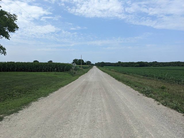 Pure Serenity: Kansas Country Getaway — Valley Falls, KS