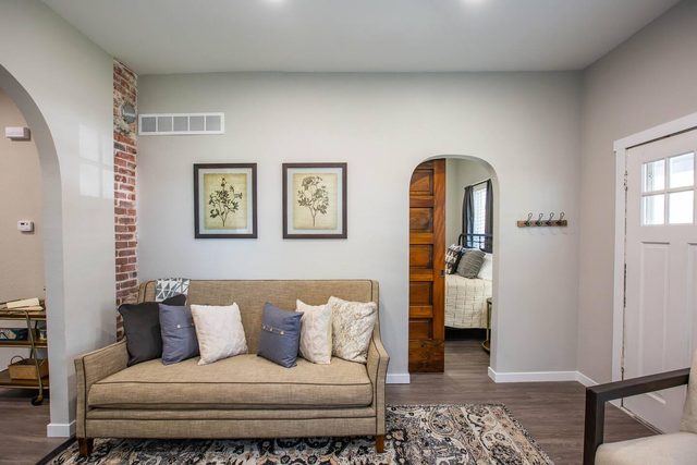 Charming Bungalow at Manhattan Hill (2bd/1 bath) — Manhattan, KS