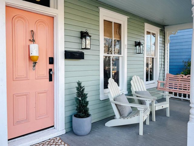 The Peach House: close to the shops, beach + park — Cape Charles, VA