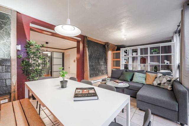Trendy Apartment w/Terrace & Vintage Vibes — Montreal, Quebec