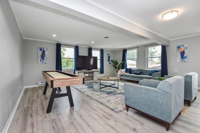 Escape w/ Game Room near Sports Complex — Peoria, IL