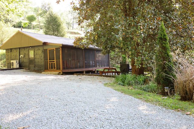 Cabin at the cove at Watauga Lake — Butler, TN
