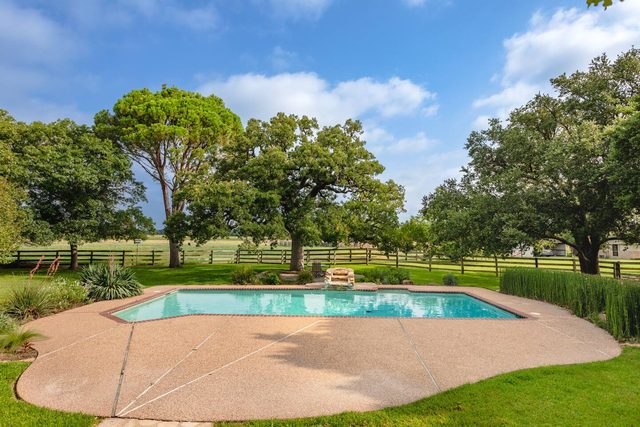Oak Tree Country Manor w/ Pool