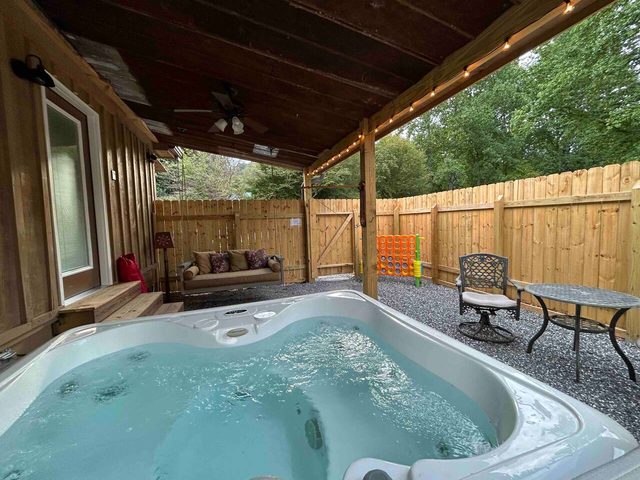 Blissful Nook • Tiny Home • Hot Tub • Deep Creek — Bryson City, NC