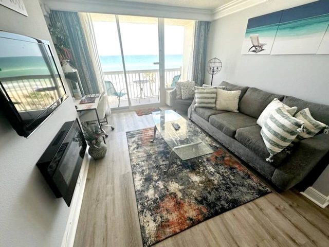 Daytona Beach Oasis Oceanfront balcony 1 bdrm — Daytona Beach, FL
