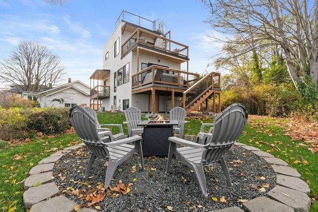 Downtown Ascent - Sky Hot Tub 3BR — Port Angeles, WA