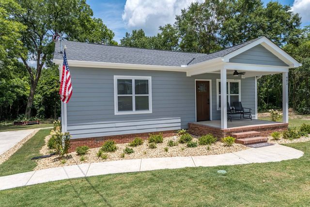 Southern Comfort Bungalow~ Cozy, Central, Charming — Phenix City, AL
