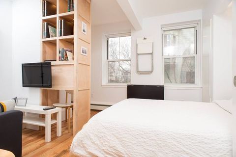 Private Studio in Boston Brownstone | Fort Hill | AK Brownstone — Boston, MA