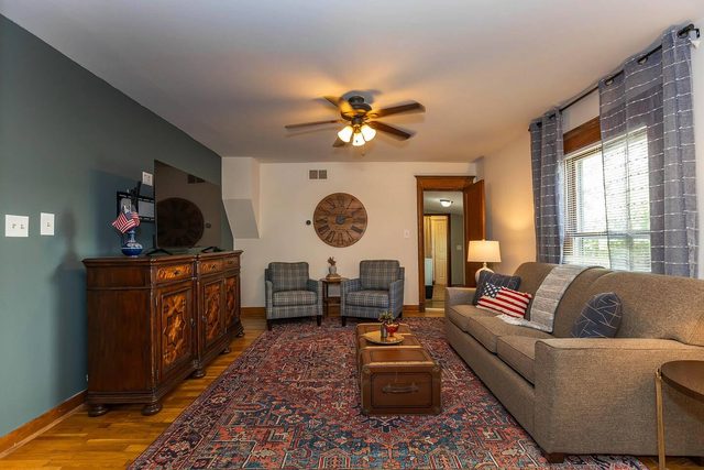 Close to Downtown | 2 King Beds | Huge Backyard