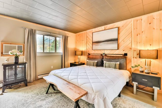 Perfect Lodge /w Gameroom Center of Hunter MT 3