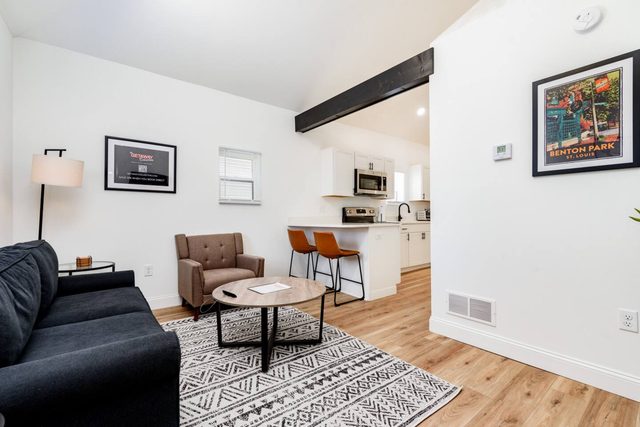 Cozy 1-Bed House in Heart of STL — St. Louis, MO