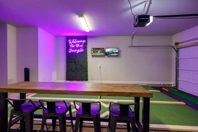 Mini-Golf & Arcade Game Room, 2 Min to Geodis Park — Nashville, TN