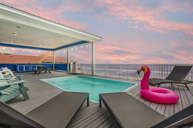 Beachfront, Private Heated Pool, 8 beds, Sleeps 24 — Gulf Shores, AL