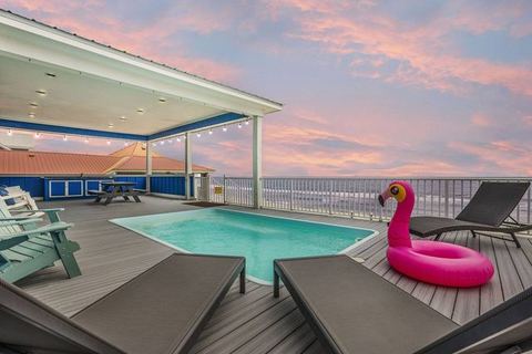 Beachfront, Private Heated Pool, 8 beds, Sleeps 24 — Gulf Shores, AL